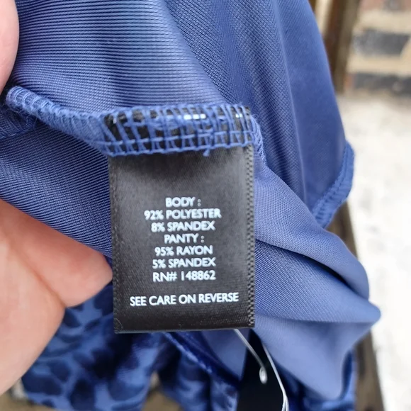 Torrid Leopard Cheetah Stretch Blue Velvet V-Neck Long Sleeve Bodysuit 2X 3X 4X - Picture 6 of 11